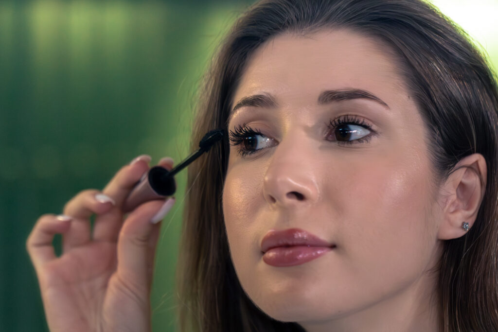 Trending dewy makeup looks